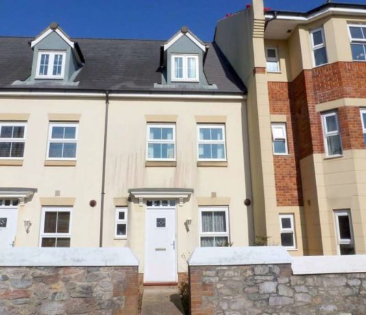 3 bedroom Terraced f...